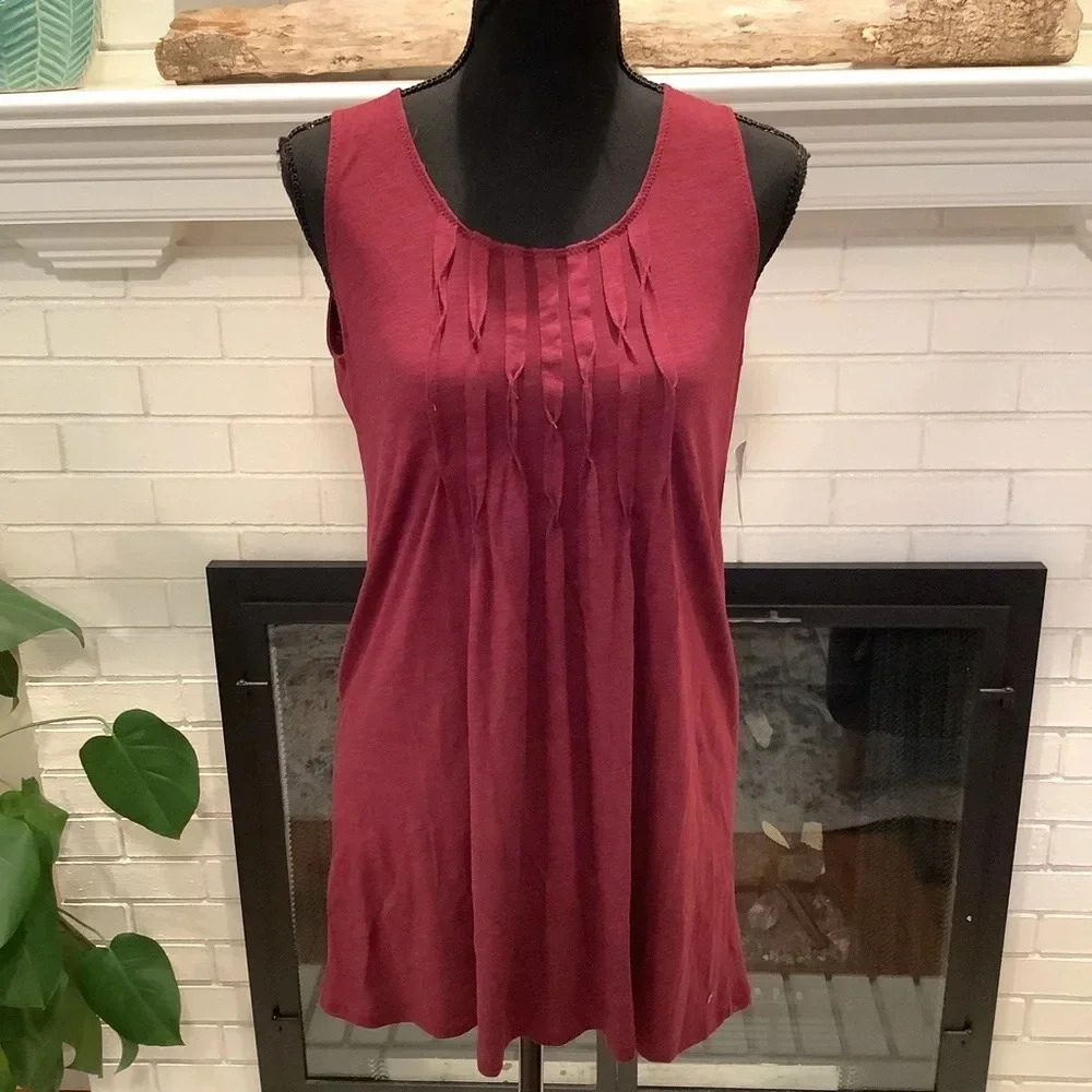 #175 NWT Eddie Bauer Cranberry Pleated Front Top Size Small